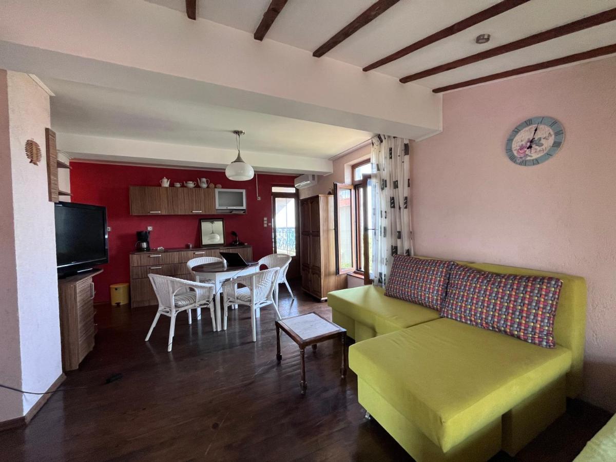 Brunette Beauties Guesthouse & Studio Sinemorets Extérieur photo